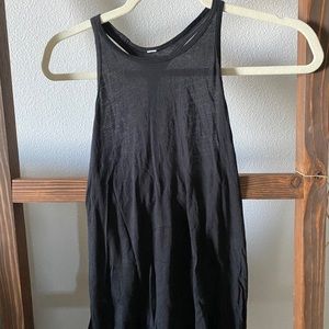 Lululemon tank top.